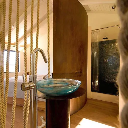 Stunning In With Swimming Pool *